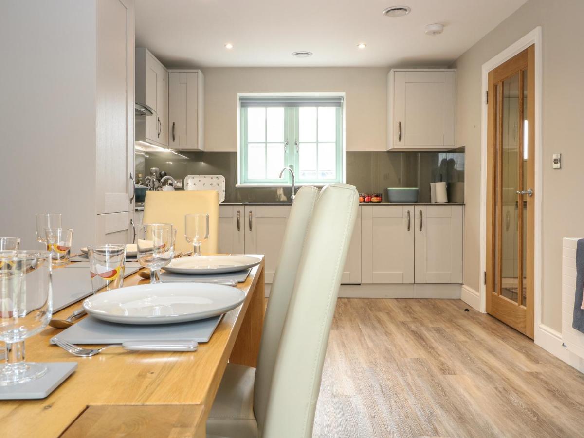 Villa 9 Windrush Heights Burford Exterior foto