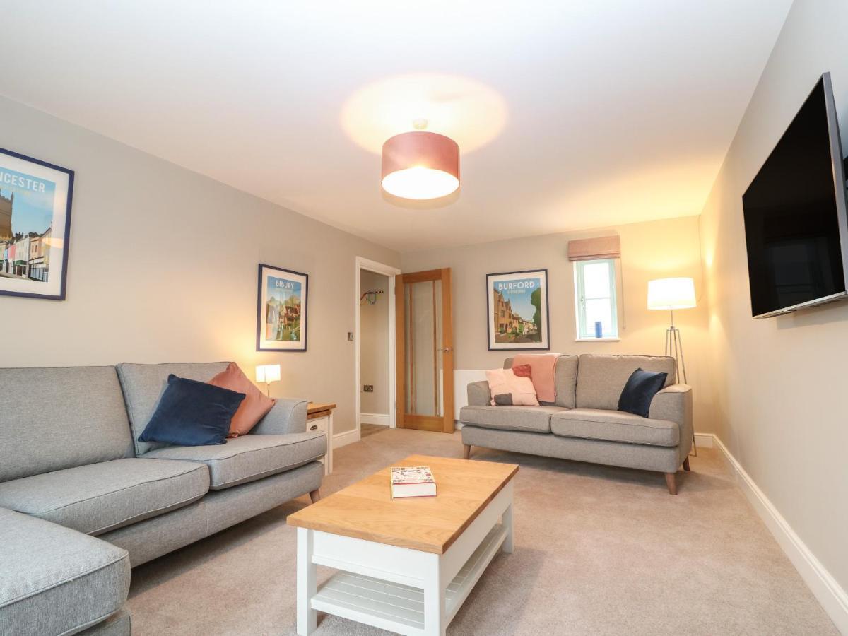 Villa 9 Windrush Heights Burford Exterior foto