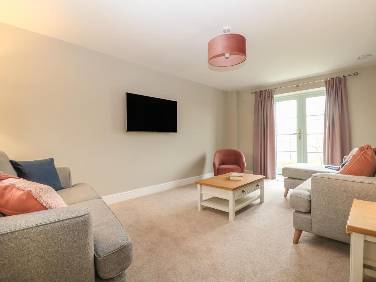 Villa 9 Windrush Heights Burford Exterior foto